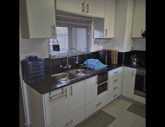 2 BEDROOM FLAT FOR SALE IN WATERVAL PARK